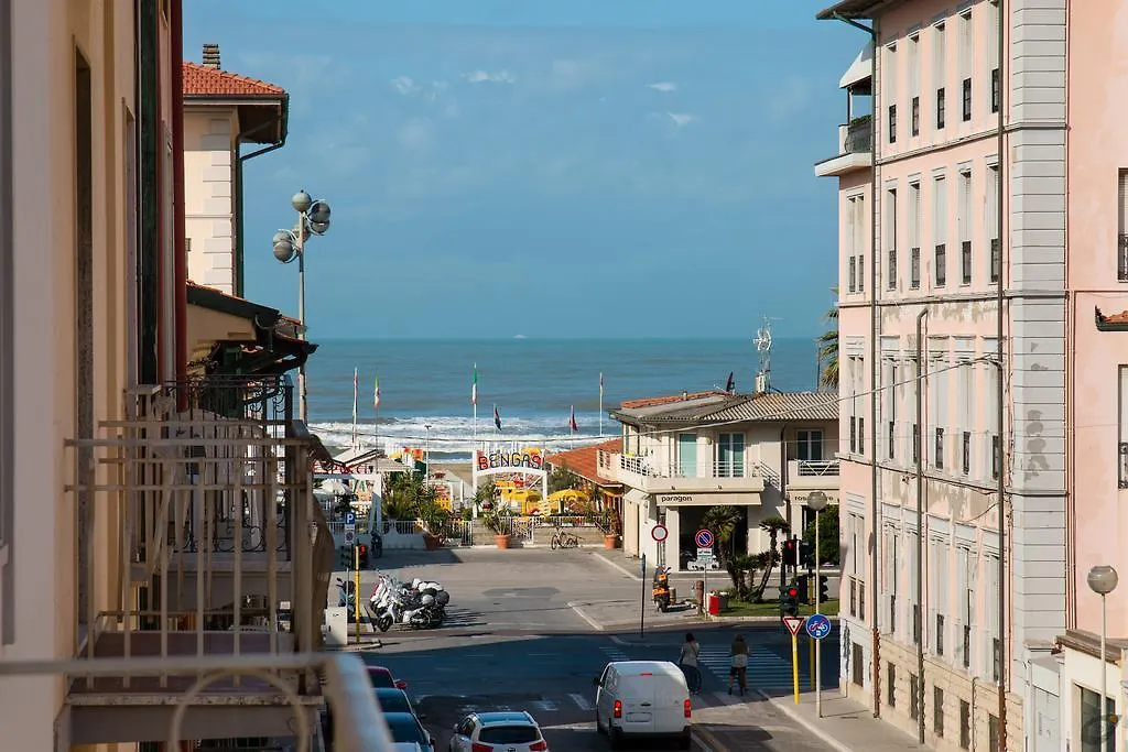 Attico Con 2 Camere In Via Vespucci Viareggio