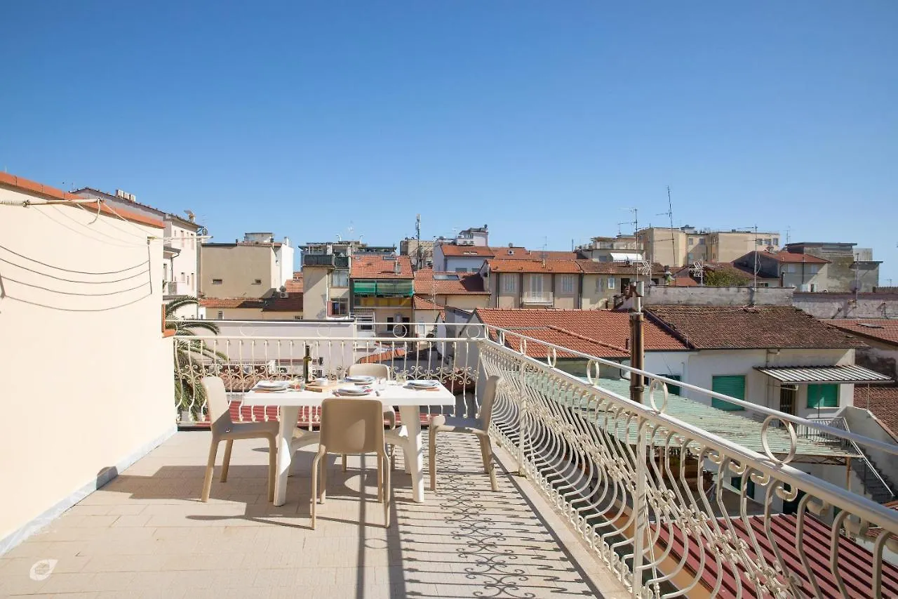 Apartment Attico Con 2 Camere In Via Vespucci