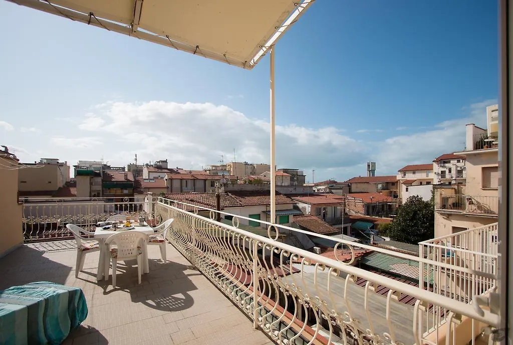 Apartment Attico Con 2 Camere In Via Vespucci Italy
